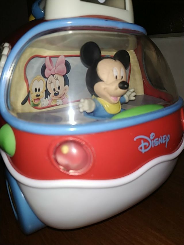 Coche Mickey Mouse.