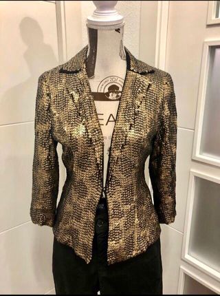 Chaqueta mujer fiesta El Corte Inglés de segunda mano por 30 EUR en  Valdefuentes en WALLAPOP