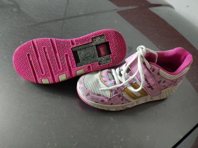 ZAPATILLAS CON RUEDA