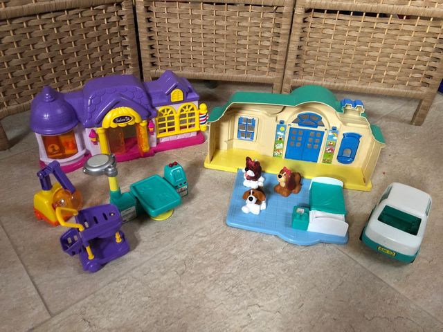 Poblado perruno juguete.