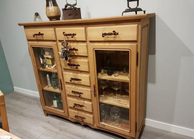 Aparador de salón rústico de segunda mano por 150 € en Laguna de Duero