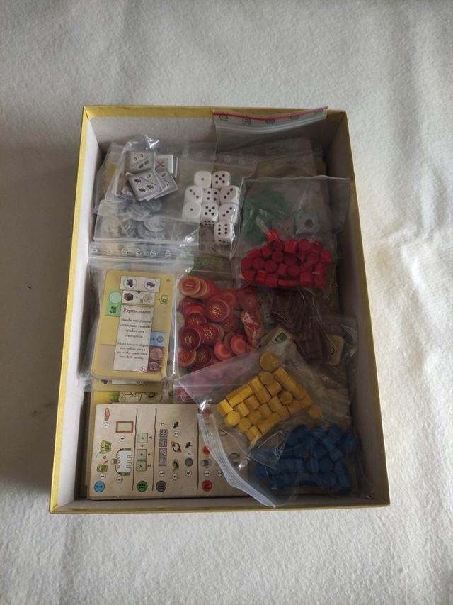 La Granja Juego de Mesa de segunda mano por 75 € en Zaragoza en WALLAPOP