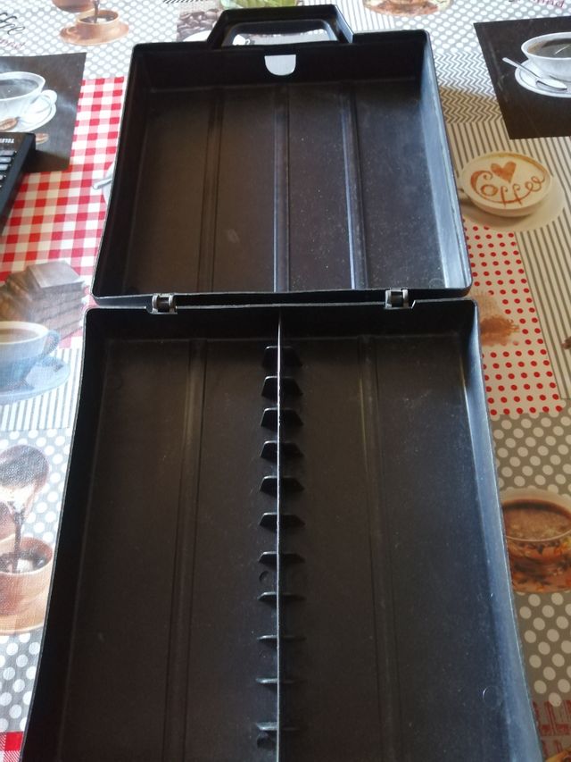 estuche para meter cintas de musica