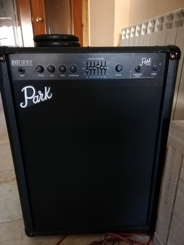 Amplificador bajo 15"