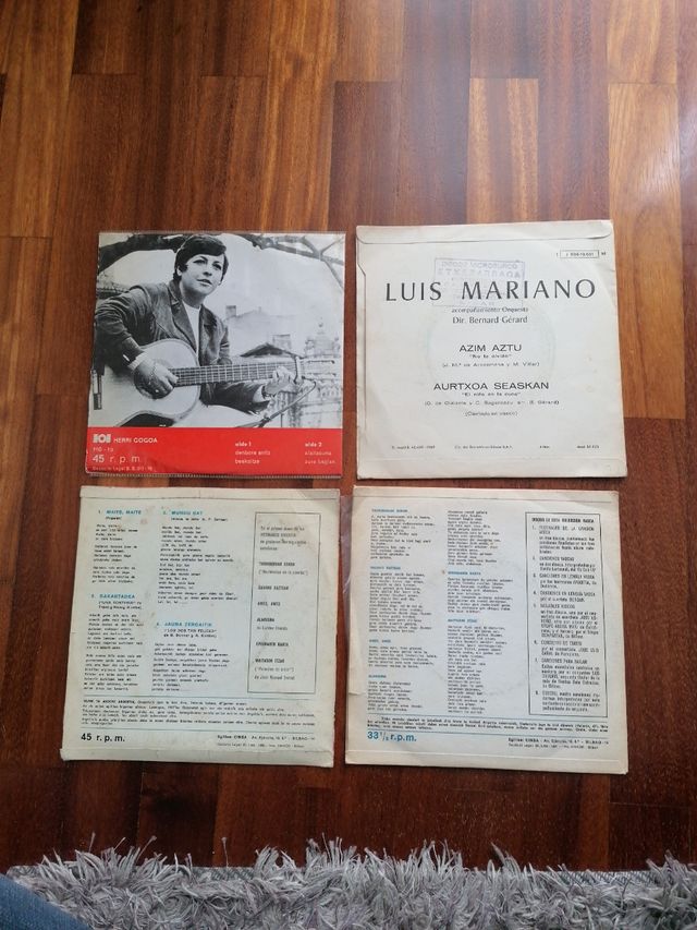 Varios vinilos 45 rpm en Euskera