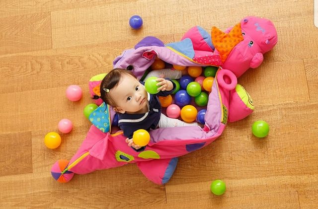 Dragón rosa de bolas multiactividad 