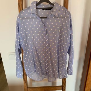Top blanco Zara de segunda mano en Barcelona en WALLAPOP Preciosa Camisablusa mujer t.XS Zara Trafaluc de segunda