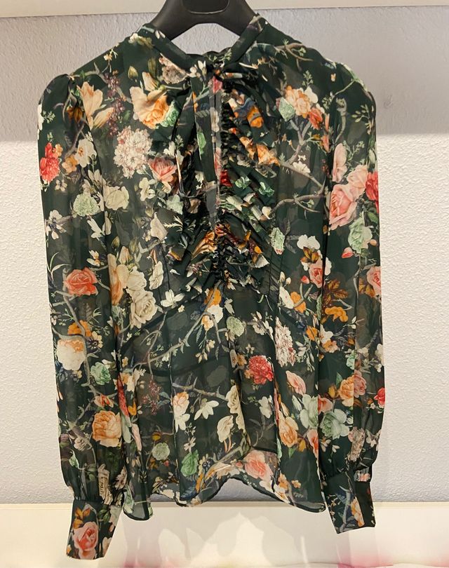 Blusa verde estampada NUEVA