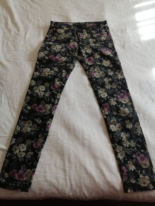 pantalón talla 38 Stradivarius