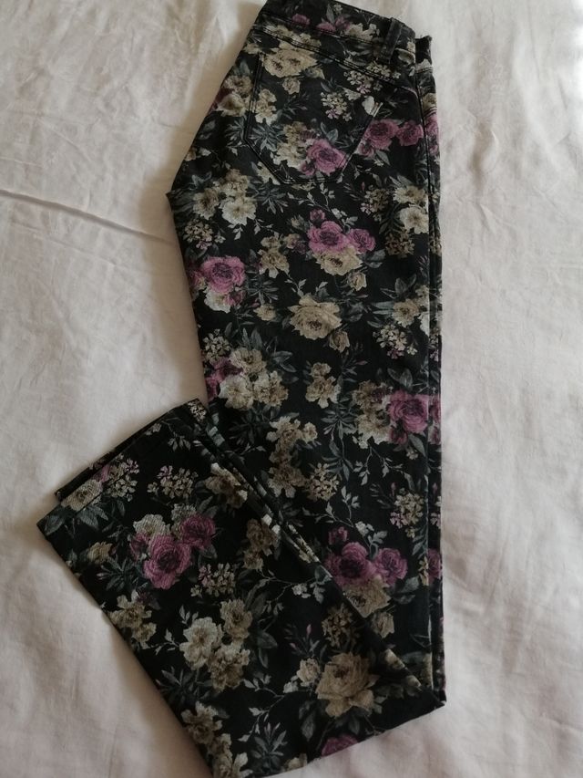 pantalón talla 38 Stradivarius