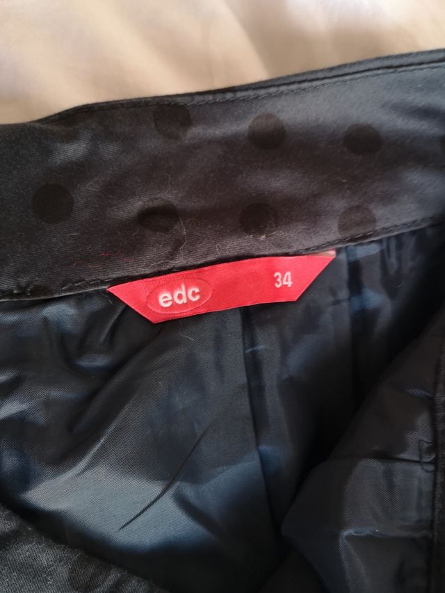 Minifalda negra lunares de edc