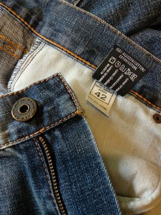 Vaqueros New Caro. Talla 42. de segunda mano por 8 EUR en Madrid en WALLAPOP