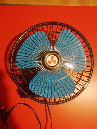 Ventilador de segunda mano en la provincia de Valladolid en Ventilador de pie de segunda mano en Valladolid en WALLAPOP