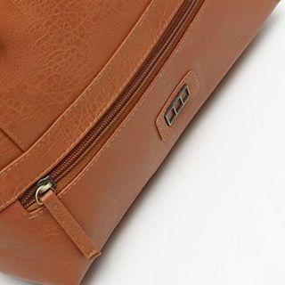 BOLSO MOCHILA PILI MISAKO. CAMEL de segunda mano por 20 EUR en Toledo en  WALLAPOP