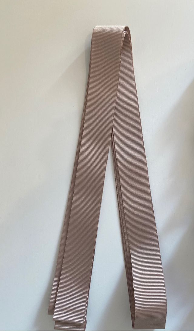 Cinturón de flores hecho a mano