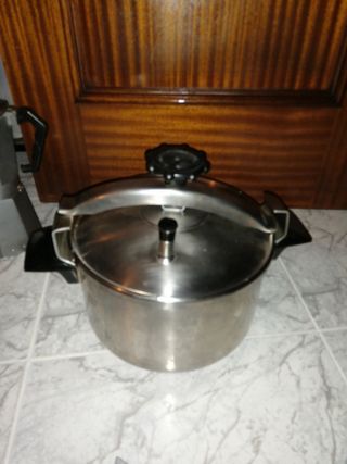 Olla acero inoxidable de segunda mano en Madrid en WALLAPOP Olla acero inoxidable de segunda mano en WALLAPOP