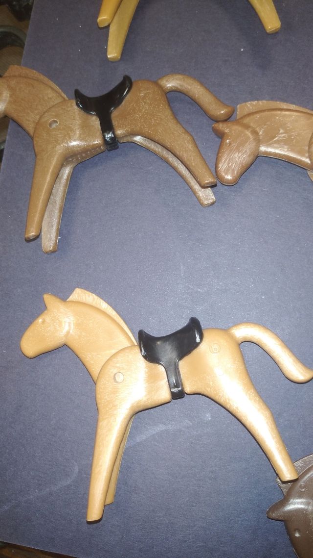 Clicks famobil. 8 caballos.