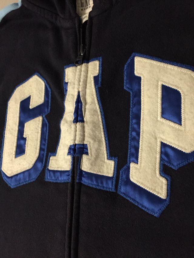 Sudadera 3D GAP. Talla 12