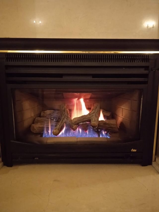 Chimenea gas de segunda mano por 420 € en Figueres en WALLAPOP