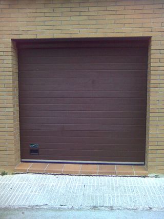 Puerta garaje de segunda mano por 600 € en La Bisbal d'emporda en WALLAPOP