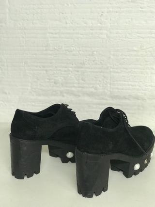 ZAPATOS PLATAFORMA NEGRA T.38 yellow