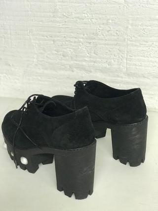 ZAPATOS PLATAFORMA NEGRA T.38 yellow