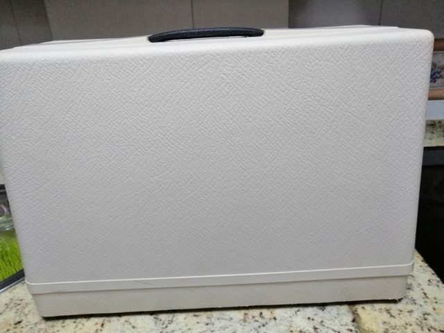 máquina de coser antigua 