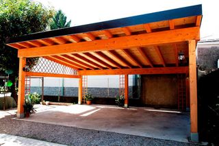 Portici, pergole e casette in legno.