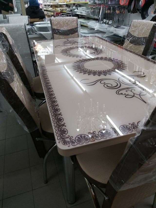 MESA CON 6SILLAS