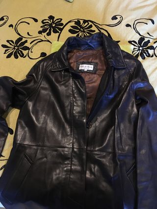 Abrigo mujer PEDRO del HIERRO de Piel de segunda mano por 80 EUR en Gijón  en WALLAPOP