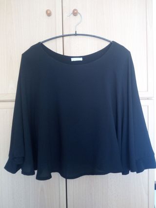 Blusa capa ZARA Talla S de segunda mano por 5 EUR en Pontevedra en WALLAPOP
