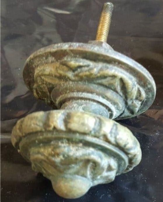 ANTIGUEDADES....Tiradores de cajón o mueble.