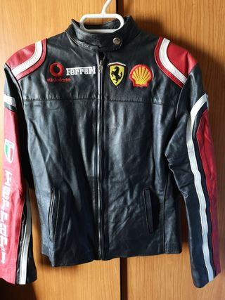 Chaqueta de cuero Ferrari de segunda mano por 29 EUR en Madrid en WALLAPOP