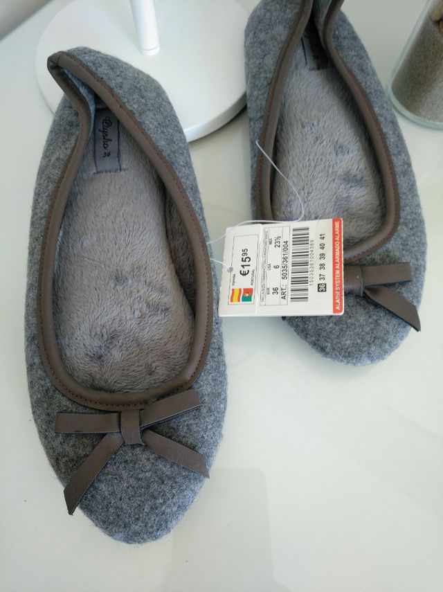 Slippers OYSHO nuvas T.36