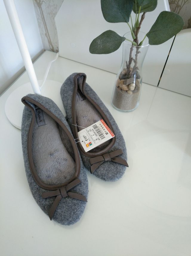 Slippers OYSHO nuvas T.36