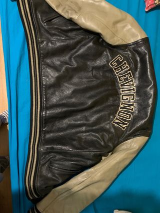 Chaqueta beisbolera CHEVIGNON de segunda mano por 150 EUR en Alcobendas en  WALLAPOP