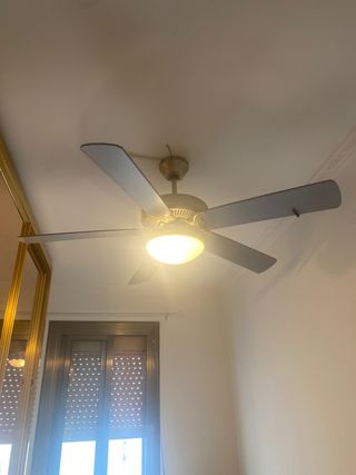 Ventilador de techo con luz y mando de segunda mano por 55 Ventilador de techo con luz y mando de segunda mano por 55