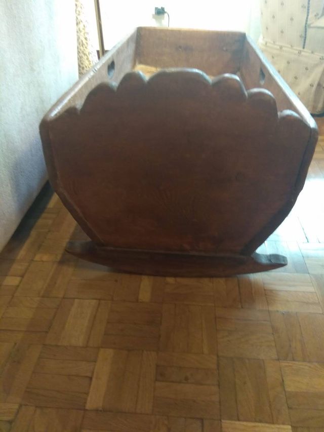 CUNA- MACETA  MADERA PARA DECORACION O PLANTAS