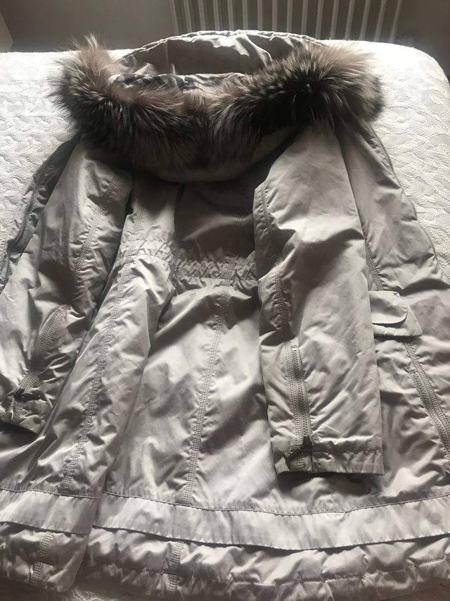 Abrigo Con capucha de zorro plateado