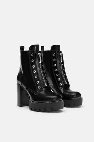 Botin Track Zara de segunda mano por 25 EUR en Santa Lucia de Moraña en  WALLAPOP