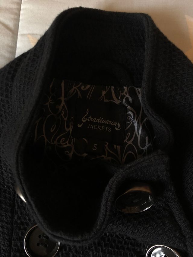 Abrigo abotonado clásico