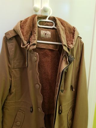 Chaqueta JVZ de segunda mano por 10 EUR en Tomares en WALLAPOP