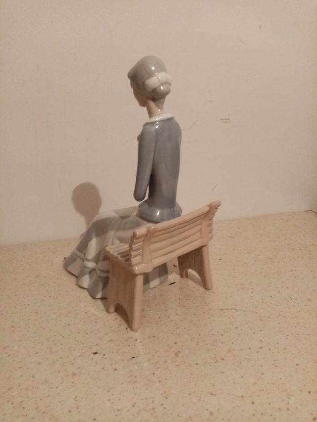 Vendo figura de porcelana estilo fina lladro