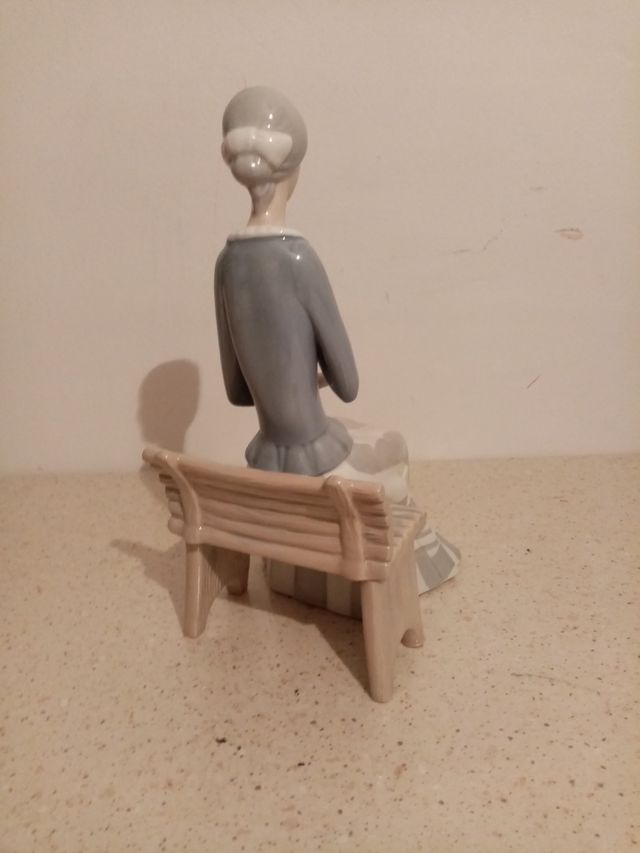 Vendo figura de porcelana estilo fina lladro