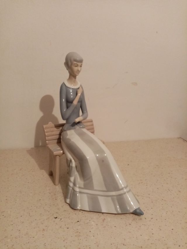 Vendo figura de porcelana estilo fina lladro