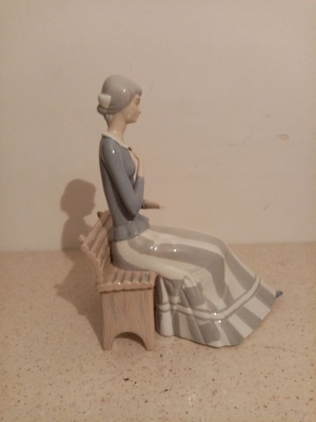 Vendo figura de porcelana estilo fina lladro
