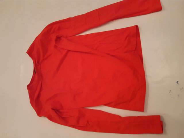 T-shirt DKNY menina. Tamanho 14