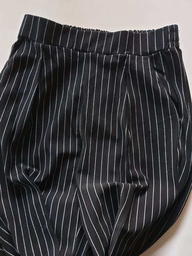 Pantalón Stradivarius,raya diplomática