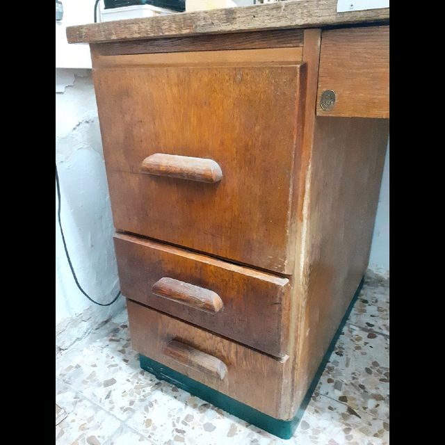 Escritorio americano antiguo de roble de segunda mano por 290 € en Los