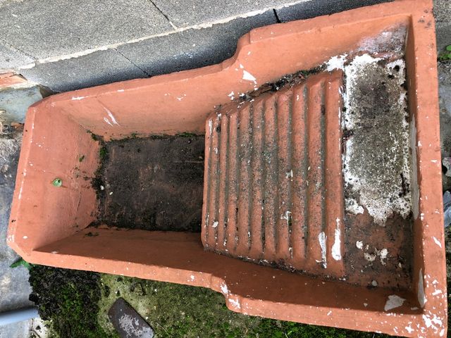 Pila de lavar antiguas por unidad.